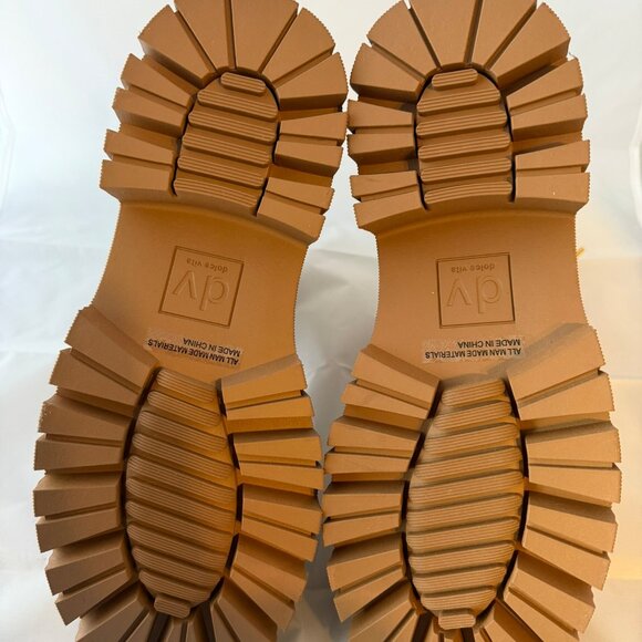 DV Dolce Vita TAN Glisten Lug-Sole Lace-Up Combat Boots Women Size 9 NWOB - Picture 6 of 6